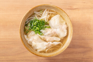 ［香港産　蝦子麺］ワンタン麺