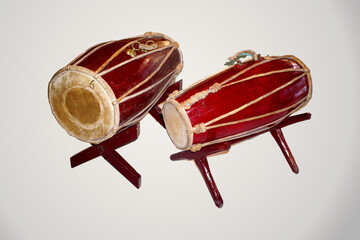 alat musik tradisional gamelan jawa. alat musik bernama kendang, gendang, atau ketipung.