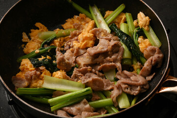 豚肉と小松菜の中華風卵炒め
