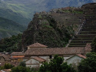 Fototapeta na wymiar Awesome panoramic view on Ollantaytambo (Quechua: Ullantaytampu) itown and Inca ruins, sacred valley, Cusco, Peru