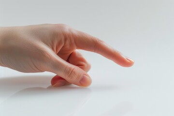 doble click con la mano en pantalla t&aacute;ctil fondo blanco, mano aislada click mouse 