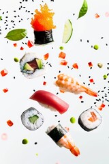 ingredientes frescos de comida tradicional japonesa, sushi nigiris makis uramki y gunkan artesanos, restaurante de lujo de comida tradicional japonesa fondo blanco