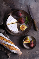 fresh figs for healthy eating on wooden table