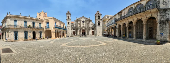 Foto op Plexiglas View at the cathedral of Havana on Cuba © fotoember