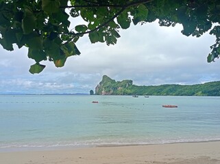 Beach of ko phi phi island Thailand - obrazy, fototapety, plakaty