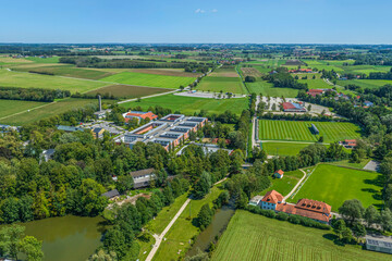 Taufkichen an der Großen Vils in Oberbayern im Luftbild