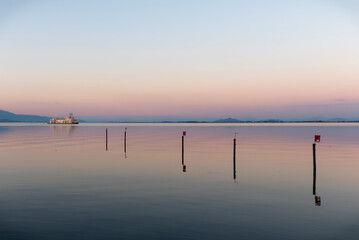 冬の琵琶湖の夕暮れの風景　滋賀県大津市