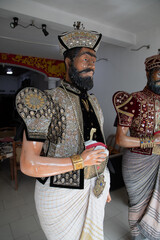Sri lanka wedding traditional dress and jewelry.