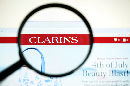 Los Angeles, California, USA - July 29 2019 : Homepage of Clarins .Official website of Clarins