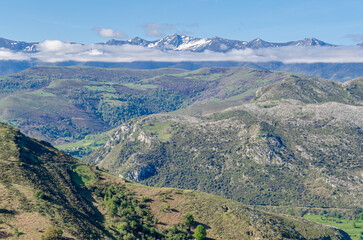Fototapeta na wymiar Mountain landscape in the Sierra de Cantabria, northern Spain