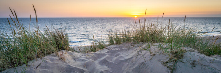 Sunset at the dune beach - obrazy, fototapety, plakaty