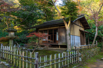 日本の風景・秋　神奈川県横浜市　紅葉の三溪園