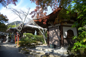 延暦寺律院　本堂と祖師堂　滋賀県大津市坂本
