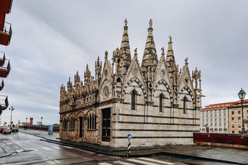 Fototapeta premium Santa Maria della Spina, a small church in the Italian city of Pisa