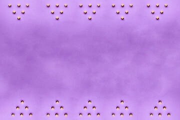 三角形に並べたブロックの雫が上下に並んだフワっとした紫のフレーム