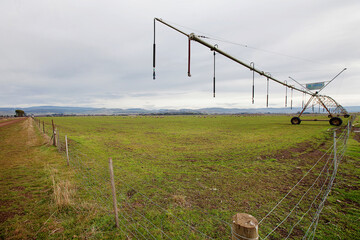 Large irrigation system across a paddock - 752726654
