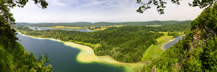 Panorama sur les lacs Maclu depuis le belvédère des 4 lacs  (Jura, France) - obrazy, fototapety, plakaty