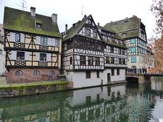 Fototapeta na wymiar Maisons à colombages en Alsace