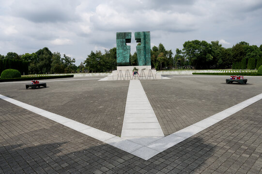 Vukovar Memorial Cemetery &ndash; Eternal Flame - Croatia