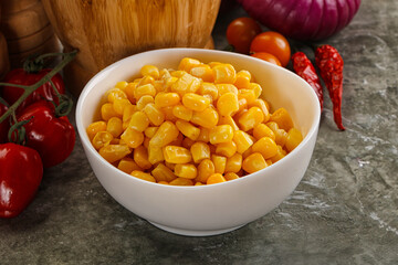 Sweet canned ripe corn grain