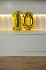 numero 10 balões dourados de aniversário de dez anos 