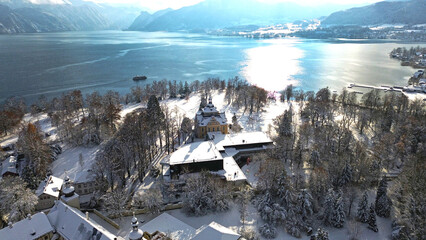 Toscana Park and Villa Toscana on Lake Traunsee in Gmunden in winter with snow