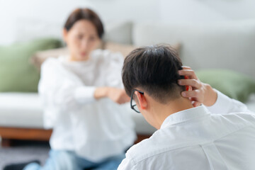 Obraz premium 口論をする夫婦