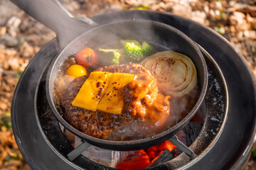 アウトドアでハンバーグ　Hamburg steak 