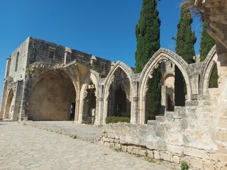 ancient roman aqueduct country