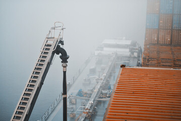 Low Sulphur Heavy Fuel Marine Diesel Oil Bunkering Hose From The Barge