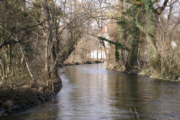753099818 Flusslandschaft kurvig im Februar