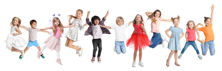 Obraz premium Grupa dzieci tańczących na białym tle, zestaw zdjęć