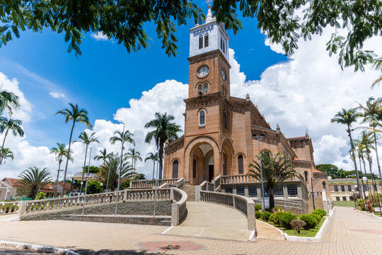 Igreja Matriz de S&atilde;o Geraldo Majela, Inconfidentes-MG