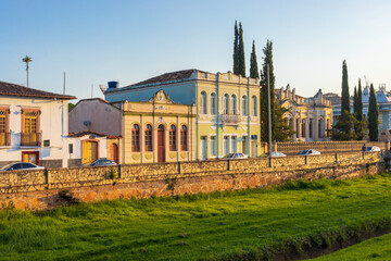 Dusk on the cCentral canal on Tancredo Neves Avenue