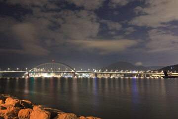 Obraz premium city harbour bridge at night
