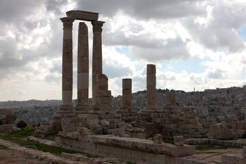 Fototapeta na wymiar Ruins of the old city of Amman Jordan on a sunny winter day