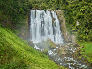 Obraz premium Marokopa Falls, Waikato, Nordinsel, Neuseeland, Ozeanien