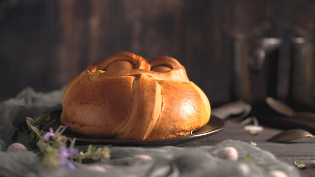 Easter folar with egg