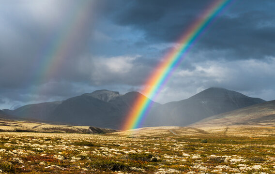 Regenbogen, Rondane Nationalpark, Oppland, Norwegen