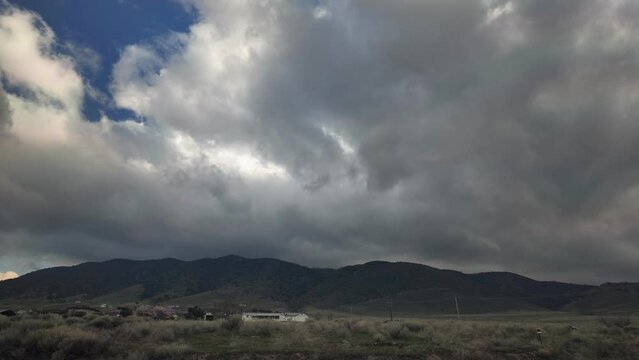 Tehachapi time lapsed clouds over mountains