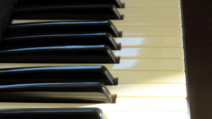 学校の音楽教室 ピアノの鍵盤 
