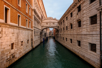 Fototapeta premium Famous bridge of sighs city