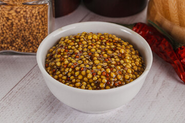 Spicy mustard sauce with seeds