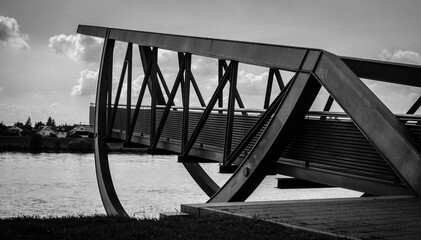 Brücke am Rhein mit schöner Konstruktion
