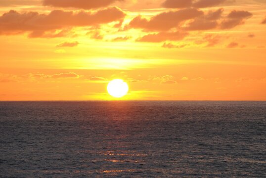 Atardecer en el mar