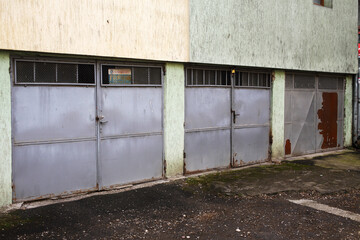  doors of garages