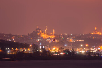 Fototapeta premium bosphorus golden horn historical peninsula evening lights maritime traffic