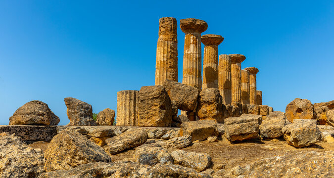 Temple of Heracles, Valle dei Templi (Valley of Temples), UNESCO World Heritage Site, Hellenic architecture, Agrigento, Sicily, Italy