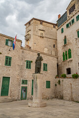 Fototapeta na wymiar Statue in the old town of Sibenik