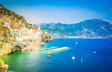 Tableaux sur verre Plage de Positano, côte amalfitaine, Italie Amalfi summer coast and Tyrrhenian sea with boats, Italy
